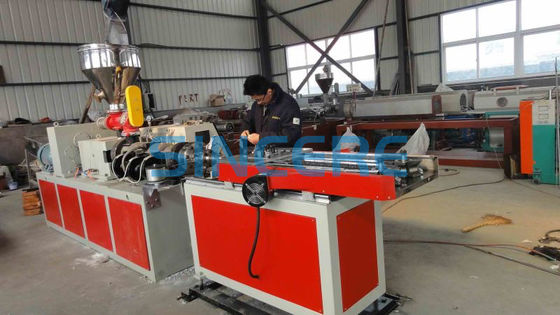 Linia produkcyjna rurociągów falistych z pojedynczej ściany PP PE PVC Elbow Making Machine Extruder